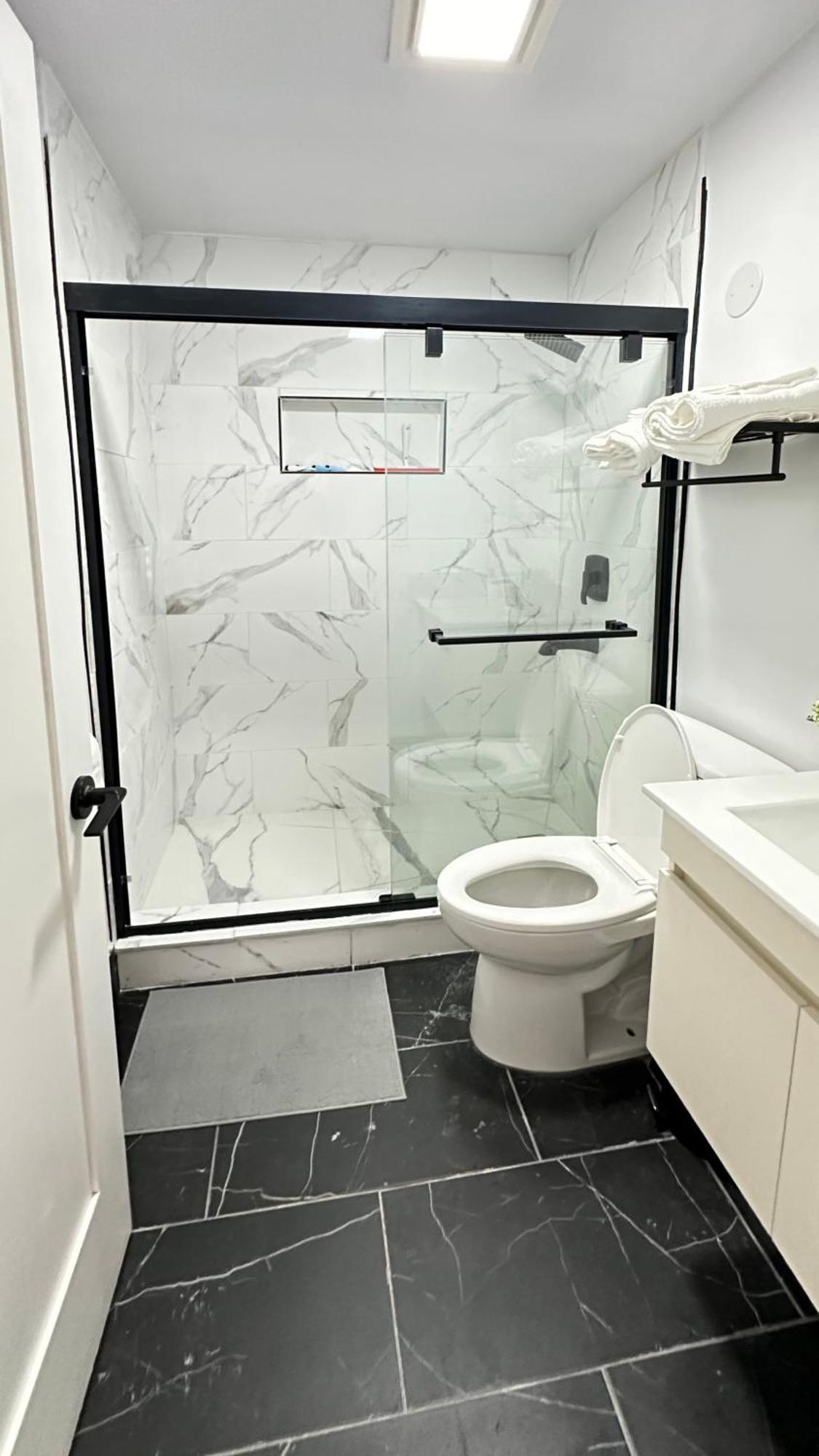 Modern 2br Stylish & Cozy Unit Couette-café Los Angeles