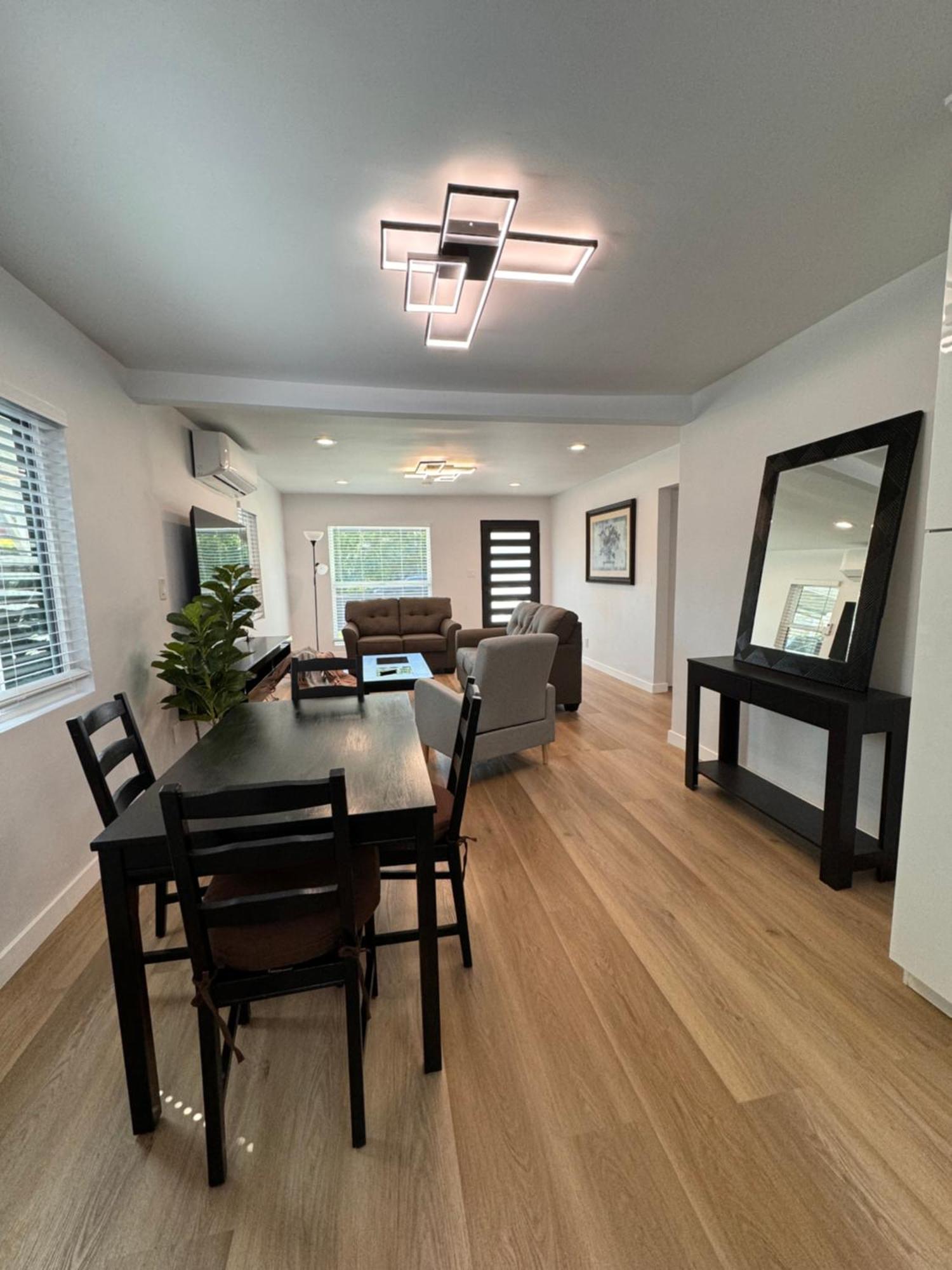 Modern 2br Stylish & Cozy Unit * Los Angeles